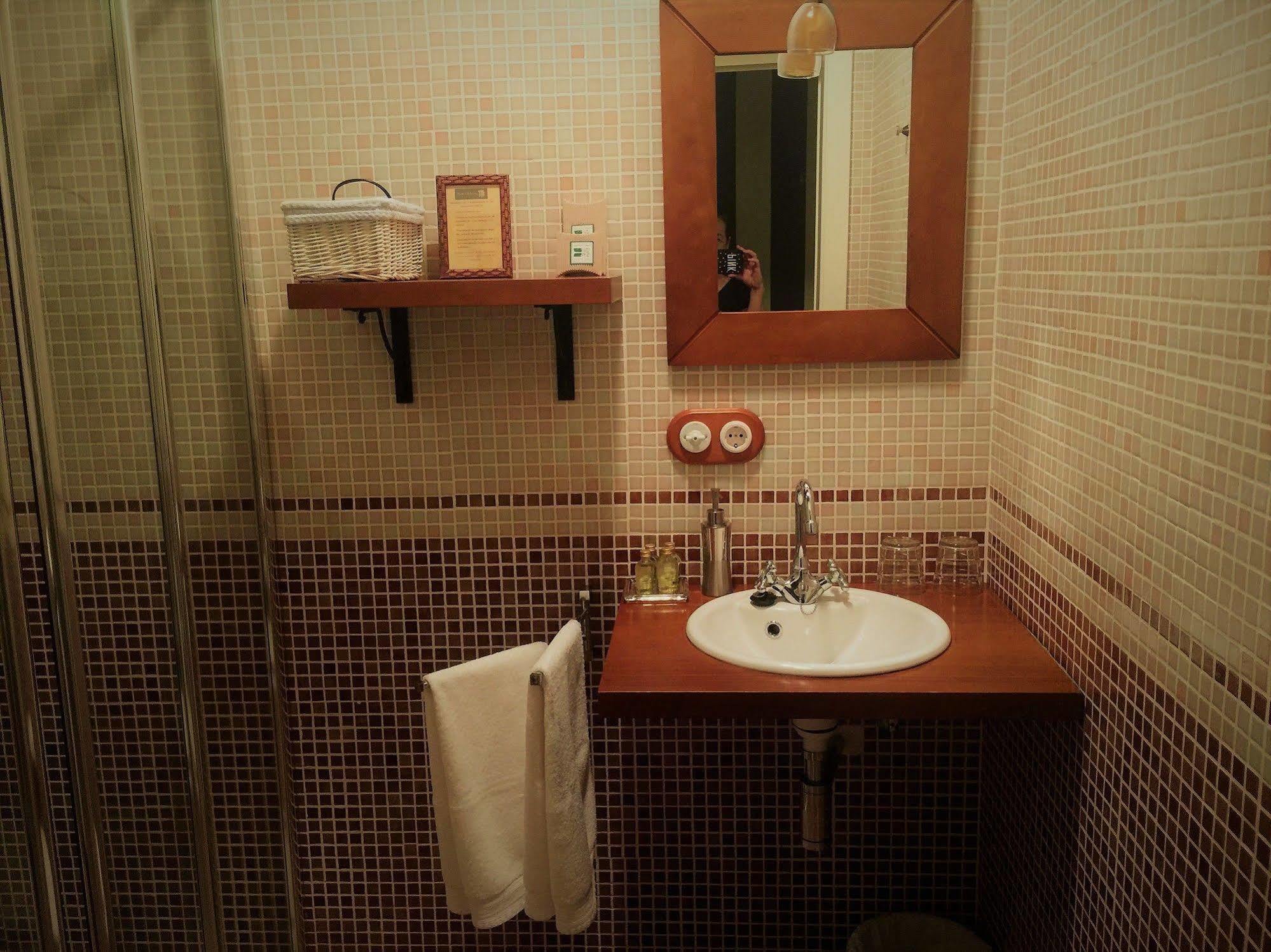 Os Tres Teixos Hotel Adelán Buitenkant foto