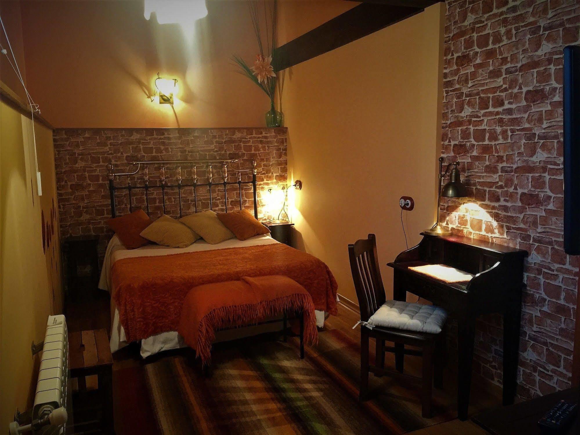 Os Tres Teixos Hotel Adelán Buitenkant foto