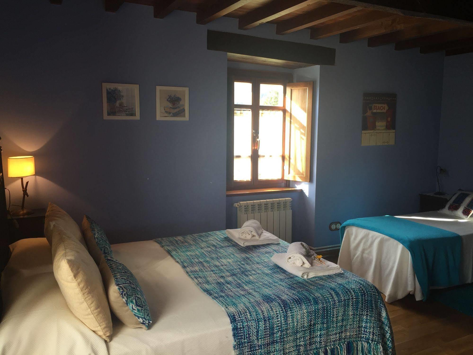 Os Tres Teixos Hotel Adelán Buitenkant foto