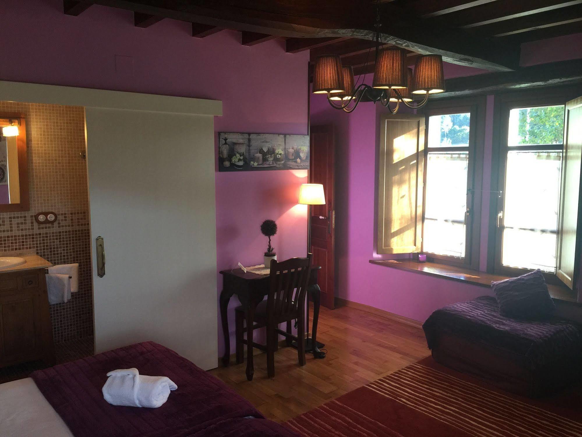 Os Tres Teixos Hotel Adelán Buitenkant foto