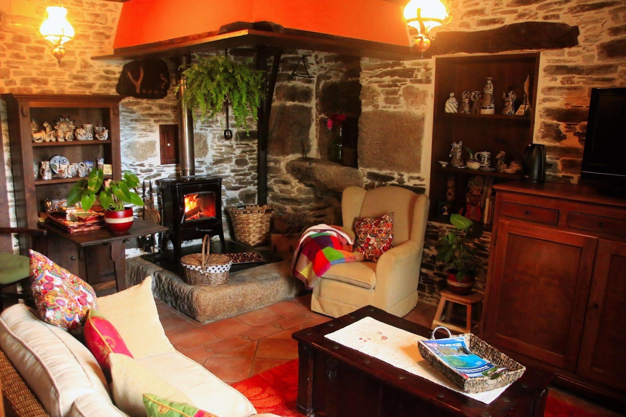 Os Tres Teixos Hotel Adelán Buitenkant foto